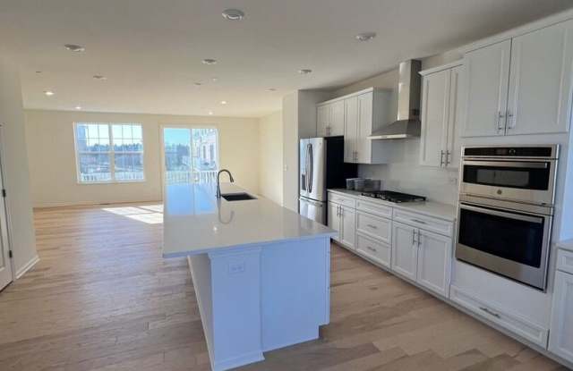 2925 SHOWPLACE Drive Gallery 3
