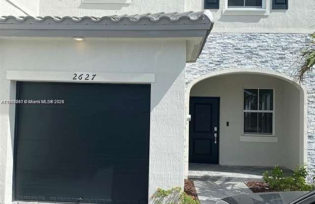 2627 SE 12th St photos photos