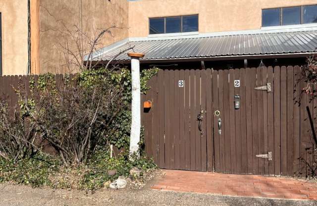 Sweet Townhome Next to Rail Yard photos photos