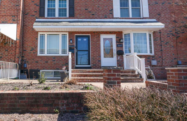 Packer Park Beauty with Deck! photos photos