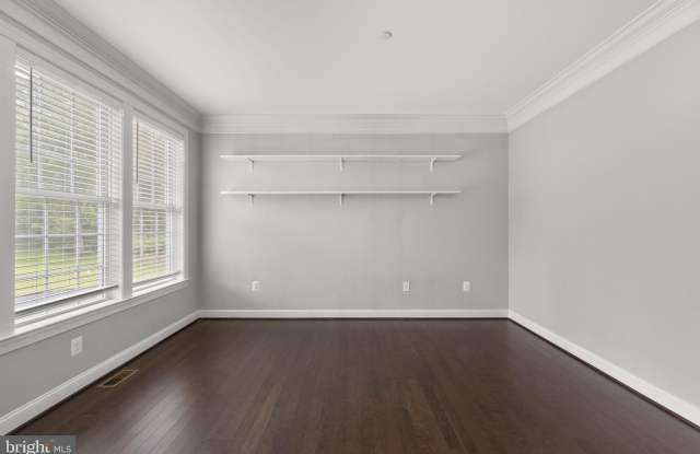 945 KAYLEY Drive Gallery 4