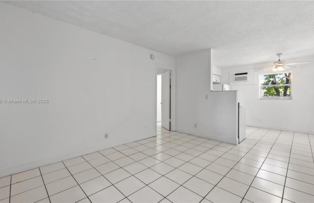 400 SE 31st St photos photos