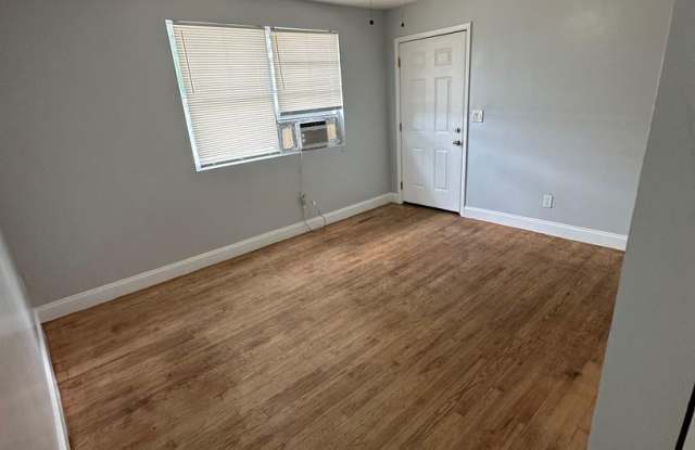 2100 Palafox St. photos photos