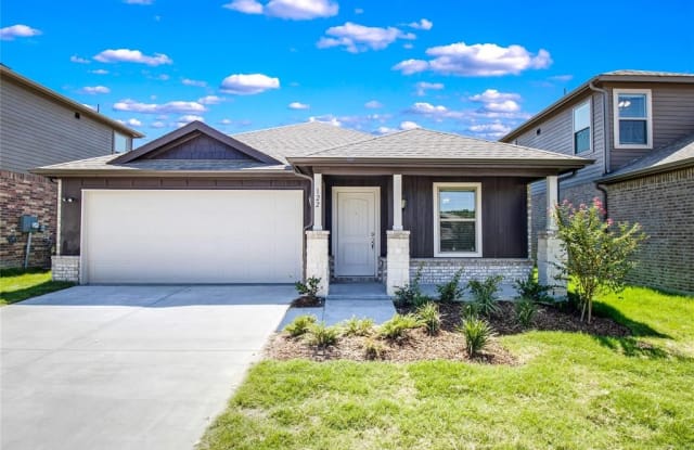 216 Knoll Pines Drive - 216 Knoll Pines Drive, Terrell, TX 75160