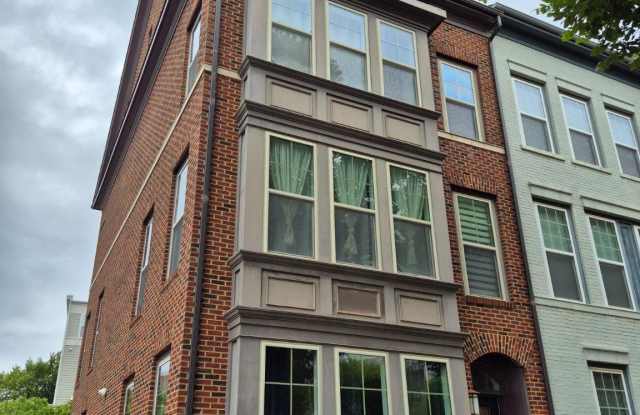 251 DECOVERLY Drive Gallery 1
