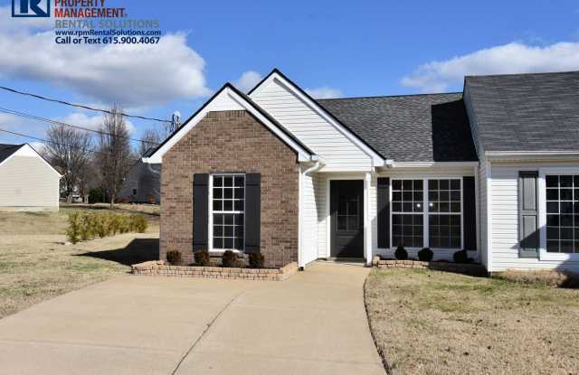 Adorable 2 bedroom 1-level duplex townhome in Smyrna close to Nissan, washer/dryer included! photos photos