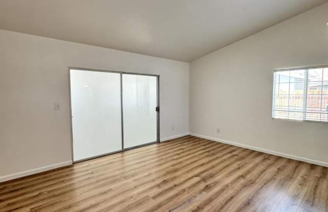 21325 Bancroft Court Gallery 3
