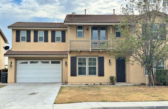 Spacious 6-Bedroom Estate in the Heart of Eastvale Gallery 1