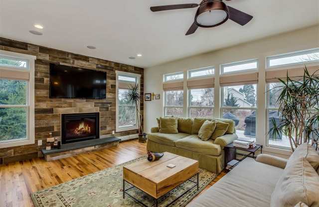 405 Cedar Point Dr.W - 405 Cedar Point Drive West, Southold, NY 11971