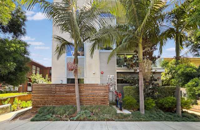 Beautiful  Spacious 3BD/4BA Home in Bankers Hill W/ A/C, Washer/Dryer,  2-Car Garage! photos photos