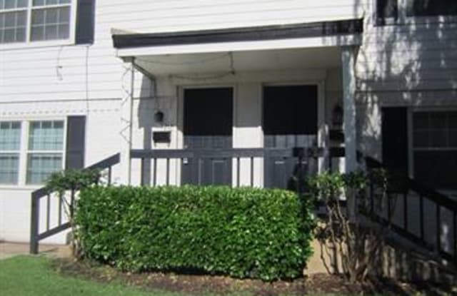 212 Austin Street - 212 Austin Street, Grapevine, TX 76051