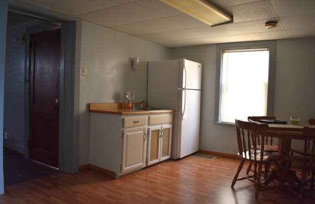 TWO Bedroom near downtown and IUP. $650/month UTILITIES INCLUDED - 1106 Philadelphia Street, Indiana, PA 15701