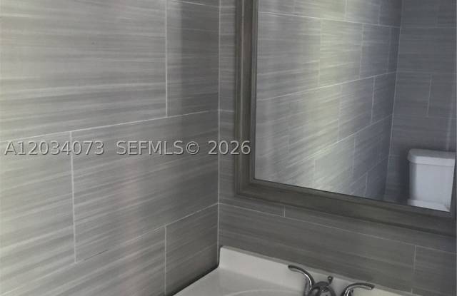 2444 SW 58 Mnr Gallery 4