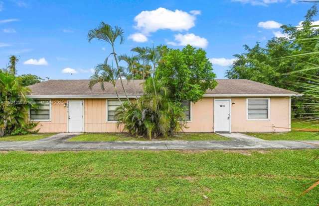 3810 N 92nd Ln N photos photos