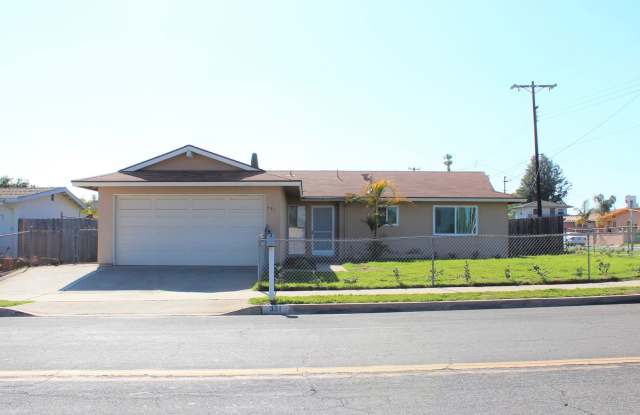 Single Level on a Large Lot! Gallery 1