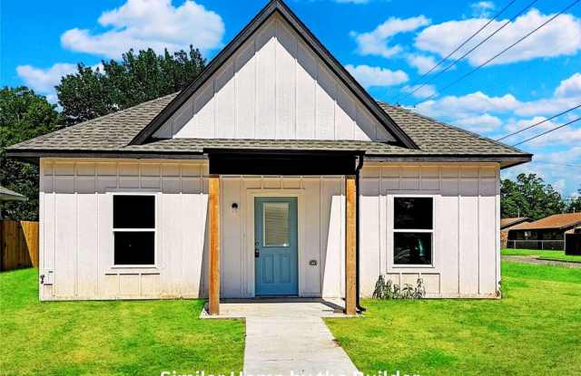 Brand-New 3-Bedroom Home in Lawton - Pet Friendly! photos photos