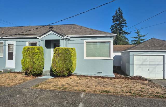 Charming 2 Bedroom Duplex Gallery 1