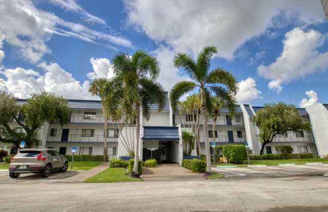 4489 LUXEMBURG Court Gallery 1