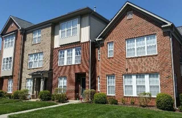 Darling 2br/3.5 townhome in Brier Creek! One car garage and first floor office/study. Avail September 10, 2025! photos photos