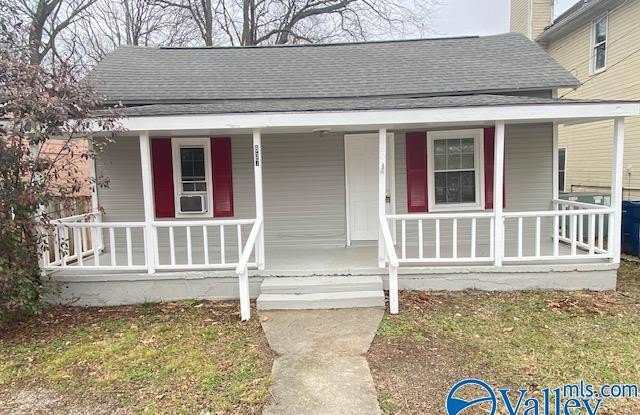 807 Oshaughnessy Avenue NE photos photos