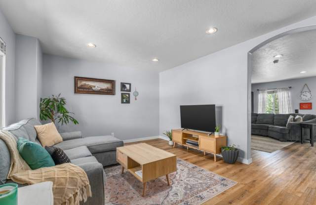 Beautiful 5-Bedroom Home in Lehi Gallery 4