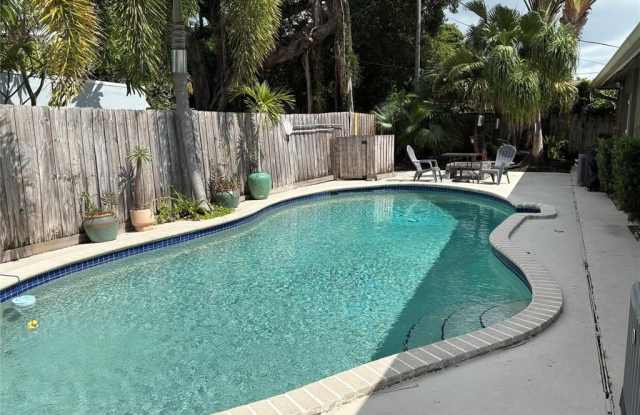 1609 NW 5th Ave photos photos