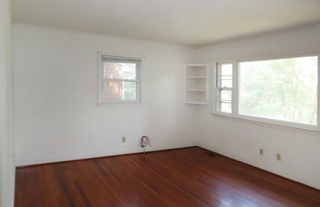 108 Isley Street Gallery 2