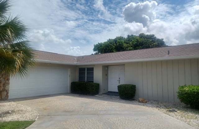 Coming Soon: Spacious, Newly Remodeled  3 bedroom, 2 bathroom screened lanai GREAT LOCATION photos photos