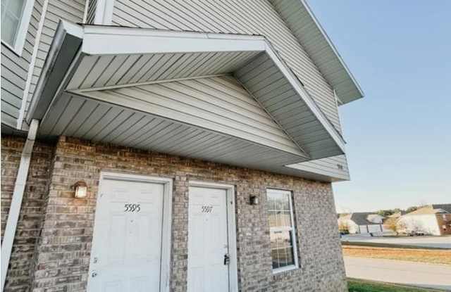 5557 North Green Lane photos photos