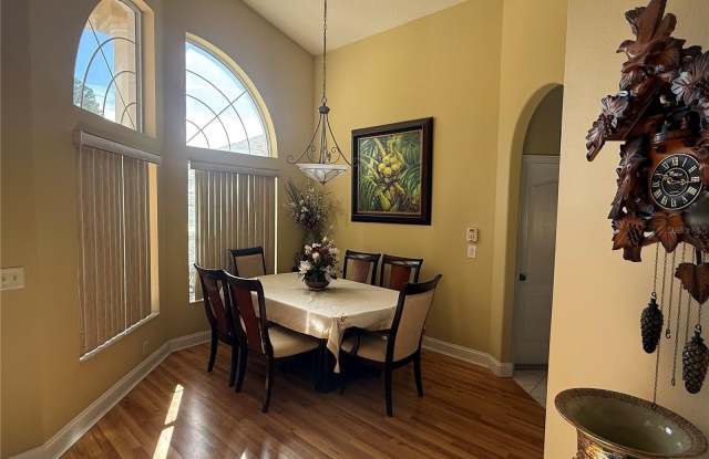 25 LAKE SUCCESS Drive Gallery 3