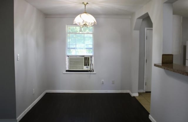 1227 S Ewing Avenue Gallery 4