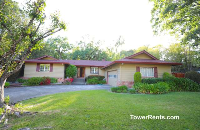 Santa Rosa: 3 bedroom, 2 1/2 bath Home with Two Car Garage  Yard nr Frances Nielsen Ranch Park photos photos