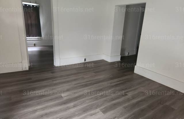 $1095- 3 bedroom / 2 bathroom - Single Family Home Gallery 4