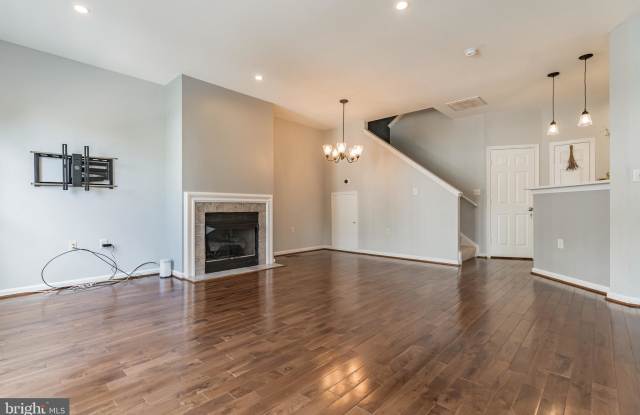 8127 HARPER VALLEY LANE Gallery 4
