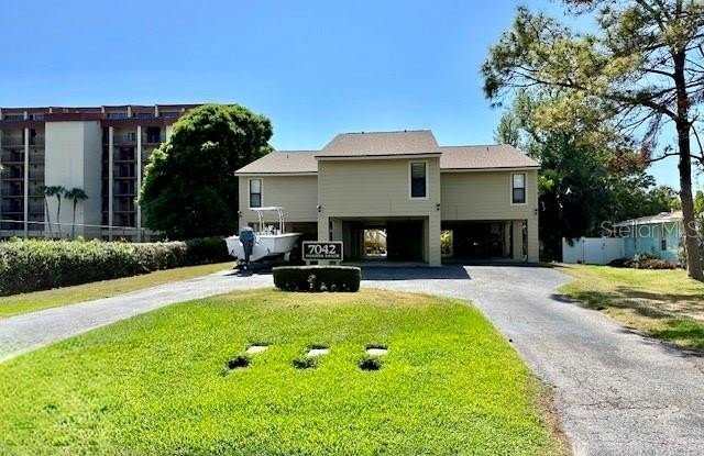 7042 HIBISCUS AVENUE S photos photos