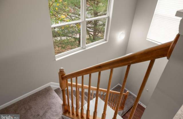 10-L AMBERSTONE Court unit: L Gallery 4