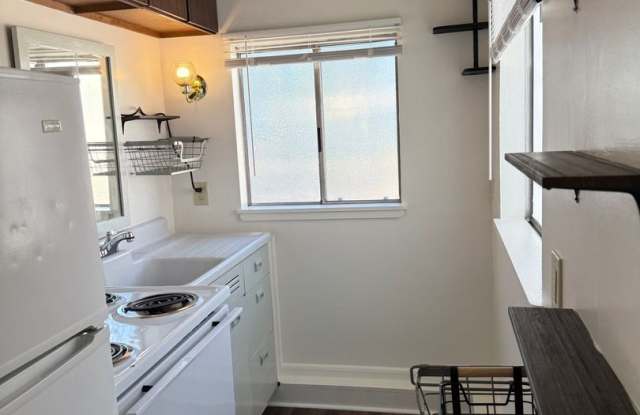 Charming Downtown Sparks Studio! photos photos