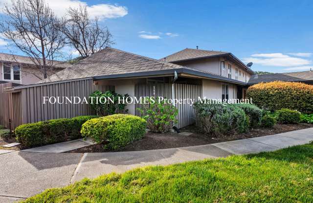 Light Filled 3BR/2BA End Unit in Marinwood!  Community Pool!  Covered Parking!  FOUNDATION photos photos