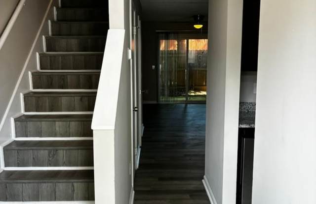 5640 Ansley Street, unit 203 Gallery 3