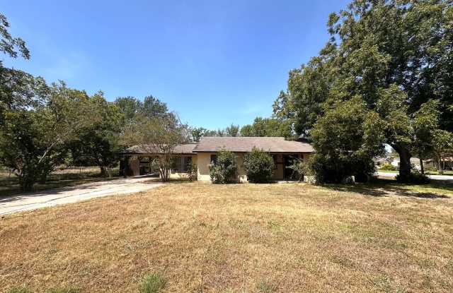 Cabin style 2 Bedroom (can be used as 3)  and 2 Bathroom Single Family House for Rent nearby Downtown Buda TX photos photos