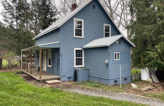 Charming and Cozy Home In Scenic North Whidbey photos photos