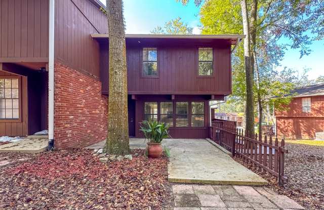 COOL 2/2.5 in Popular Timbers Neighborhood with HUGE Master, Stainless Appliances, Porch, & Community Pools! $1250/month Avail Now! Gallery 1