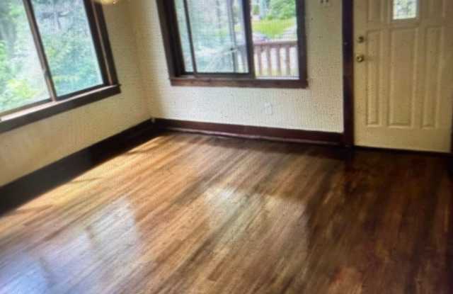 Large 5 Bedroom, 2 Full Bathroom single family home on a quiet block. Ready by 11/15! Gallery 3
