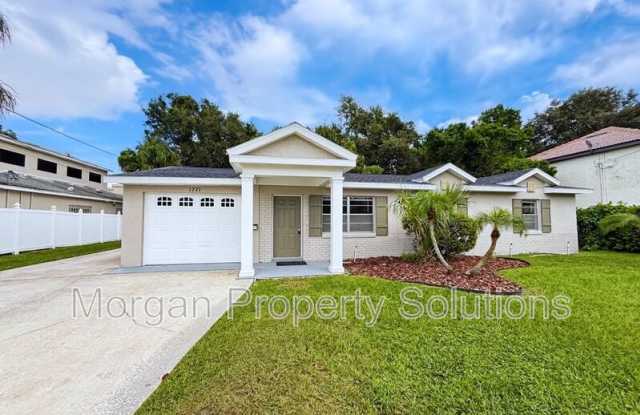 1221 Poinsettia Avenue photos photos