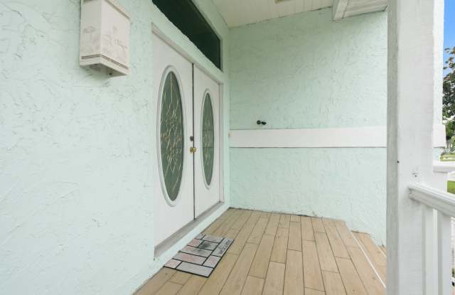 6225 Bayside Drive Gallery 3