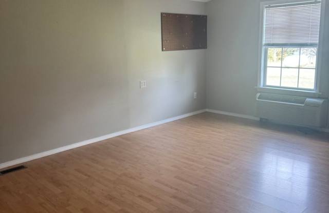 Beautiful 3 bed 2 bath home Gallery 4