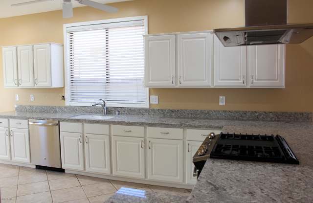 7325 E DESERT VISTA Road Gallery 4