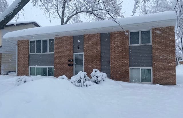 3850 Xenia Ave N #1 - 3850 Xenia Avenue North, Robbinsdale, MN 55422