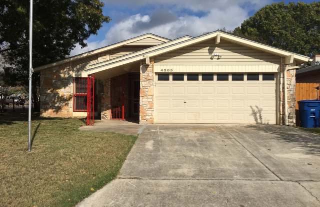 Cute 3/2 Home Available for Immediate Move In! photos photos