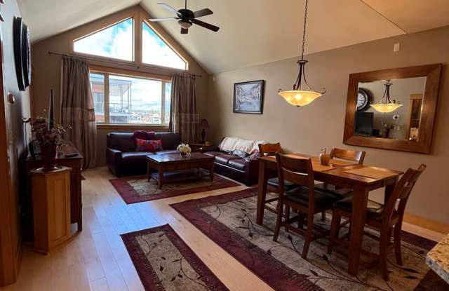 2050 N Main St #304 - 2050 North Main Street, Coeur d'Alene, ID 83814